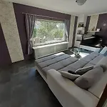 Reitbergs Nest Apartman *
